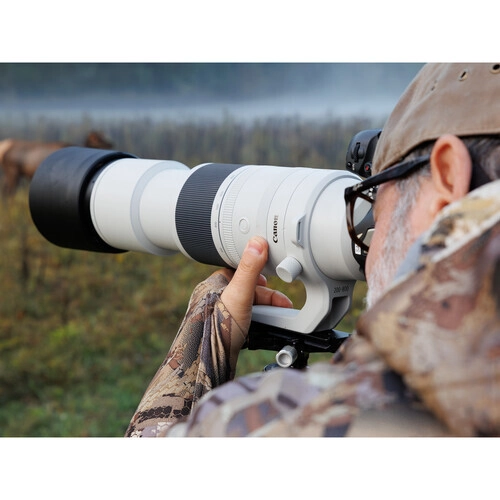 Canon%20RF%20200-800mm%20f/6.3-9%20IS%20USM%20Lens