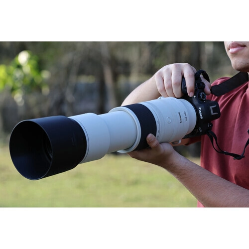 Canon%20RF%20200-800mm%20f/6.3-9%20IS%20USM%20Lens
