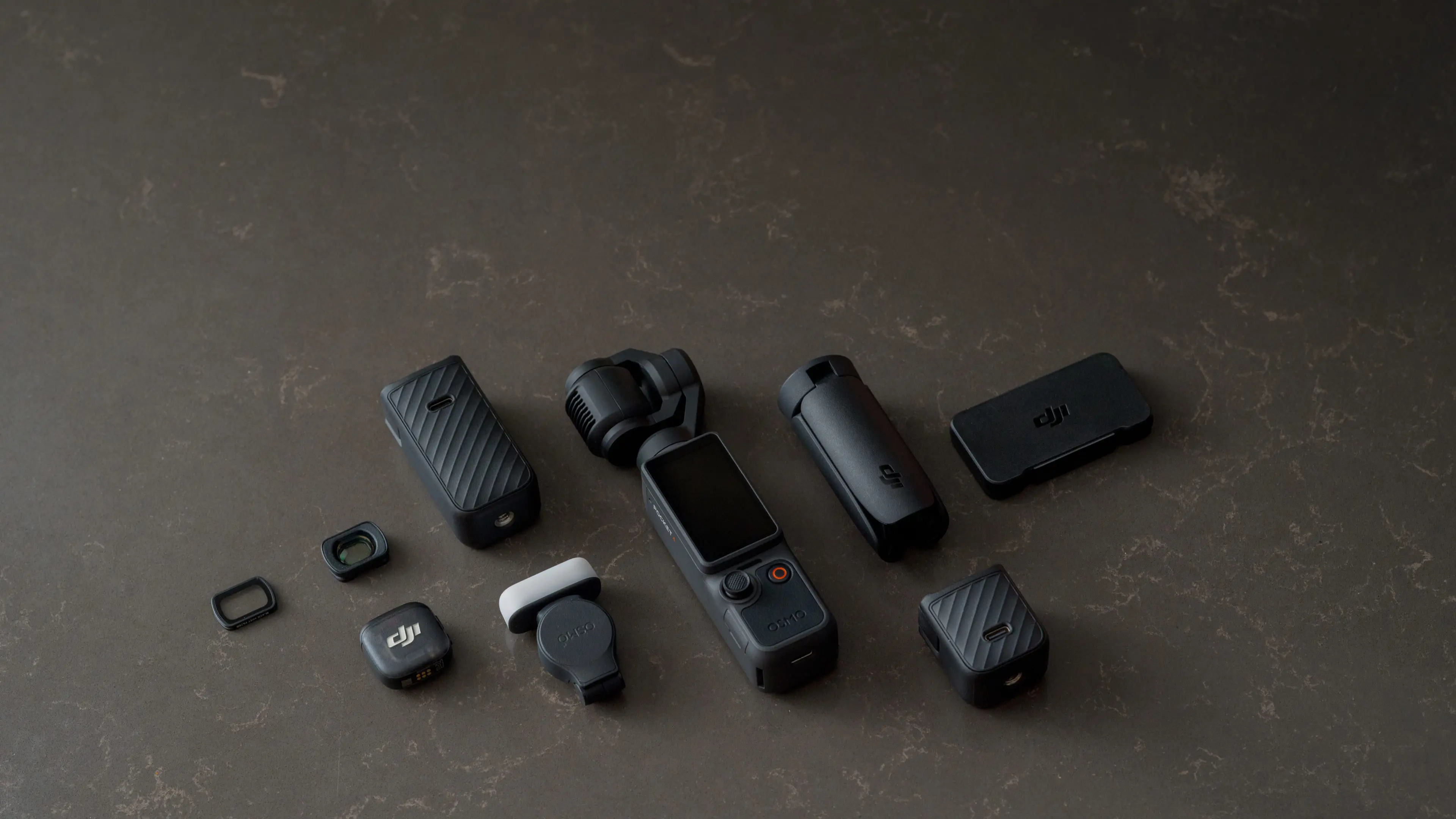 DJI%20Osmo%20Pocket%204%20Creator%20Combo